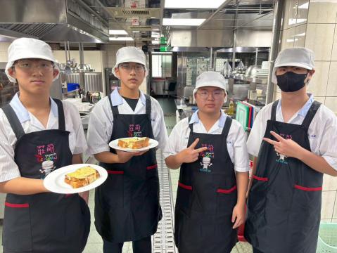 LINE_ALBUM_餐一忠_251002_1.jpg