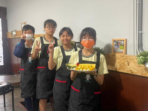 光榮-柳橙風梨船、鳳梨冰沙5.jpg
