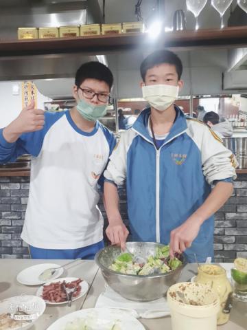 112／12／13 汐止國中 《餐服》_231214_11.jpg