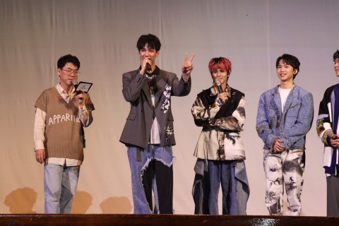 快訊~AcQUA源少年校園粉絲見面會,畢業校友李秉諭(貢丸)回母校與演藝科學弟妹互動熱絡。