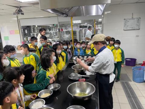 LINE_ALBUM_0205光仁國小寒假烘焙體驗營_250314_15.jpg