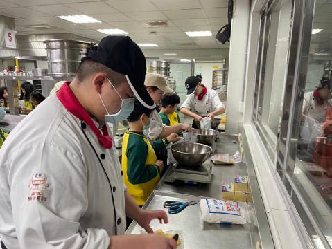LINE_ALBUM_0205光仁國小寒假烘焙體驗營_250314_17.jpg