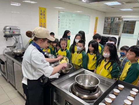 LINE_ALBUM_0205光仁國小寒假烘焙體驗營_250314_14.jpg