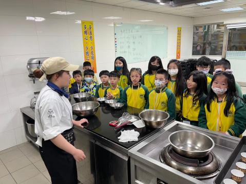 LINE_ALBUM_0205光仁國小寒假烘焙體驗營_250314_13.jpg