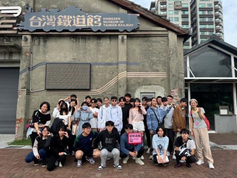 LINE_ALBUM_畢旅_250529_3.jpg