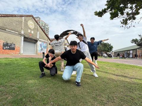 LINE_ALBUM_畢旅_250529_16.jpg