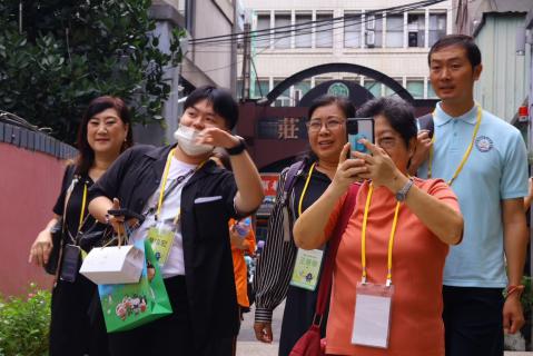 LINE_ALBUM_1130924海華基金會貴賓蒞校_250317_28.jpg