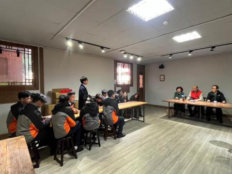LINE_ALBUM_114.01.13 柬埔寨王董蒞臨關心慰問柬埔寨同學_250317_25.jpg