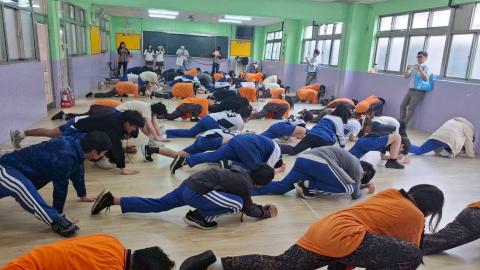LINE_ALBUM_1140409華僑高中國中部來校參觀_250424_2.jpg
