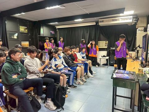 LINE_ALBUM_1140409華僑高中國中部來校參觀_250424_5.jpg