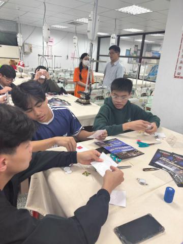LINE_ALBUM_1140409華僑高中國中部來校參觀_250424_19.jpg