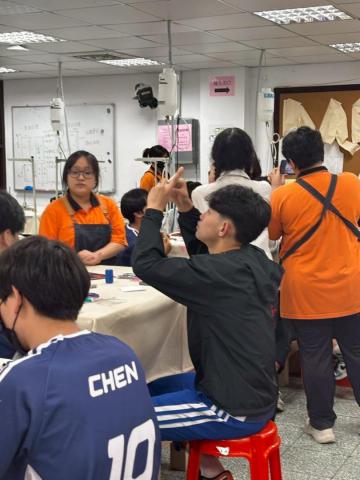 LINE_ALBUM_1140409華僑高中國中部來校參觀_250424_26.jpg