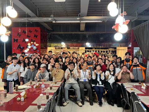 LINE_ALBUM_1140428資一愛僑生餐敘_250512_1.jpg