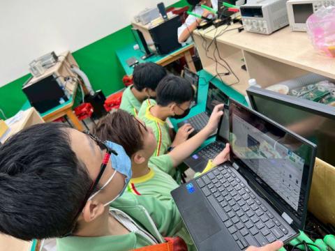 LINE_ALBUM_20250910 三民高中 電機電子 技藝班_251002_7_0.jpg