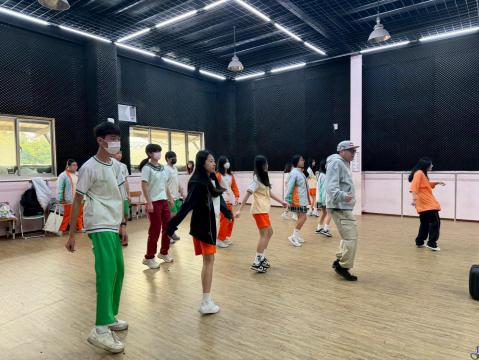 LINE_ALBUM_224育林國中技藝班舞蹈_260305_7.jpg