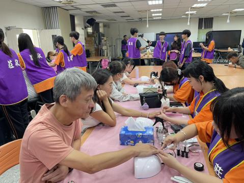 115 家政群樹林敬師活動 (4).jpg