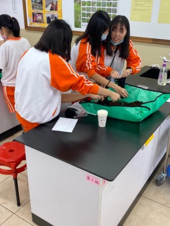20200926 瑠公國中801_200930_17.jpg