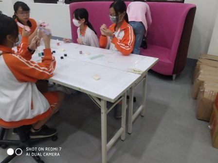 20200926瑠公國中-實作體驗-繽紛美甲_200926_5.jpg