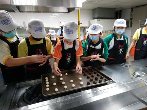 1090930海山國中食品群_201006_2.jpg