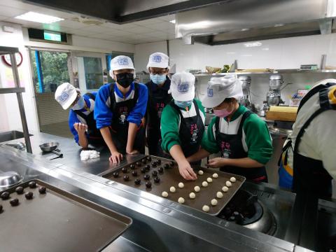 1090930海山國中食品群_201006_3.jpg