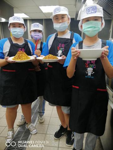 1007明德國中義大利肉醬麵，玉米濃湯_201008_3.jpg
