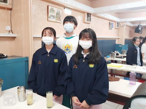 11.13泰山國中技藝班 飲料調製 _口布摺疊複習_201229_14.jpg