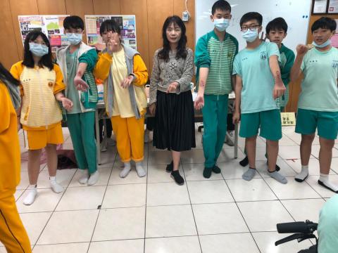 20201030樹林國中～美容科特殊妝_201224_18.jpg