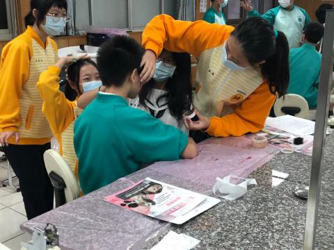 樹林國中203來校參訪「特效妝」_201224_0.jpg