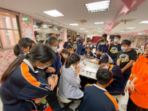 109.10.30義學國中特效妝_201224_2.jpg