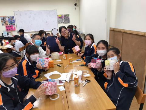20201030義學國中來校幼保科手做DIY_201224_14.jpg