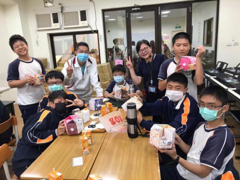 20201030義學國中來校幼保科手做DIY_201224_19_0.jpg