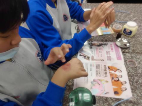 20111113海山國中819美容美髮 彩妝_201207_24.jpg