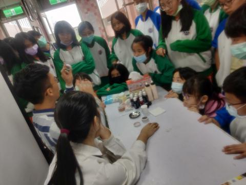 20111113海山國中819美容美髮 彩妝_201207_31.jpg