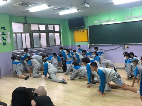 3_201203_5.jpg