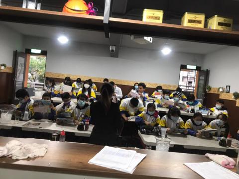 109.12.02 溪崑國中體驗飲料調製_201222_0.jpg