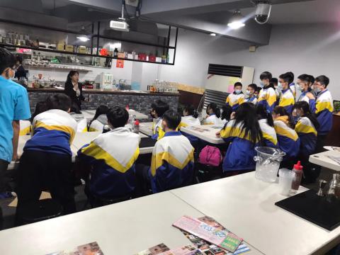 109.12.02 溪崑國中體驗飲料調製_201222_8.jpg